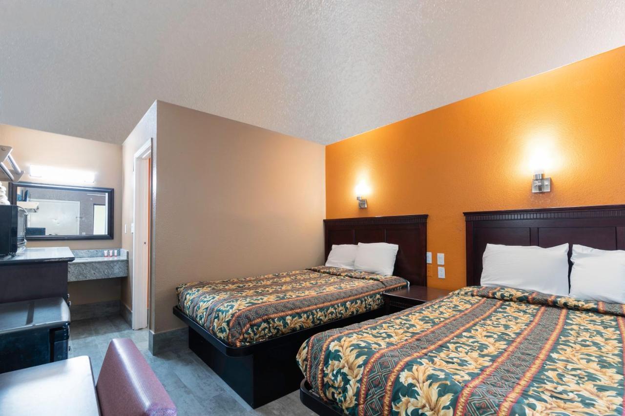 Oyo Hotel Lake Charles Hwy 10 Exterior foto