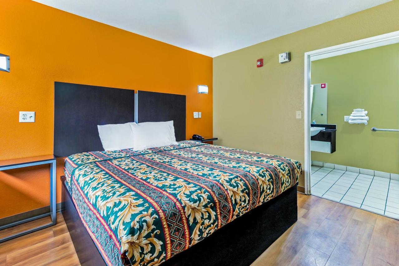 Oyo Hotel Lake Charles Hwy 10 Exterior foto