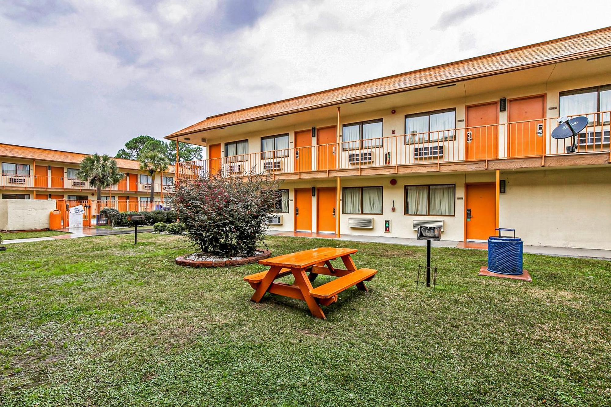 Oyo Hotel Lake Charles Hwy 10 Exterior foto